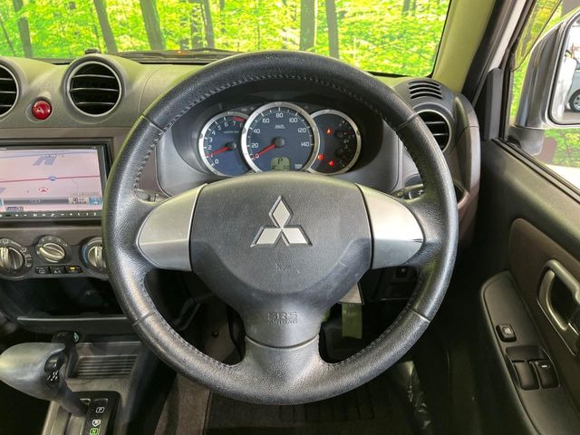 �y�����v�����X�e�A�����O�z�㎿�Ȋv���g�p���邱�ƂŁA��ɂ����������݂ƂĂ��^�]���₷���n���h���ł���