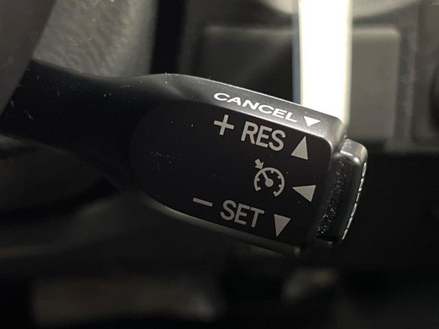 �y�N���[�Y�R���g���[���z�������H�����N���N���s�B�A�N�Z���𗣂��Ă���葬�x�ő��s���ł��A�������^�]���̕��S���y��!�����E�������ȒP�ȃX�C�b�`����Œ����ł��܂��B