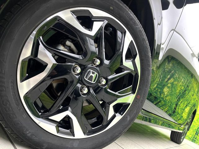 �y����15�C���`�A���~�z�C�[���z�O�ςɃ}�b�`���������A���~�z�C�[���𑕒����Ă���܂��B�e��ЊO�A���~�z�C�[����A�X�^�b�h���X�^�C�����戵�����Ă���܂��B���񂲑��k����������