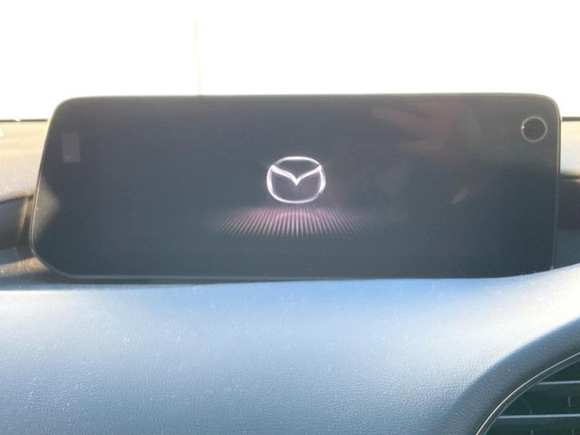 �y�����i�r�z�l�C�̏����i�r�𑕔����Ă���܂��B�i�r�̎g���₷���͂������A�I�[�f�B�I�@�\���[��!�L�����v�◷�s�͂������A�ʋ΂┃�����ȂǕ��i�̃h���C�u���y�����Ȃ�͂���