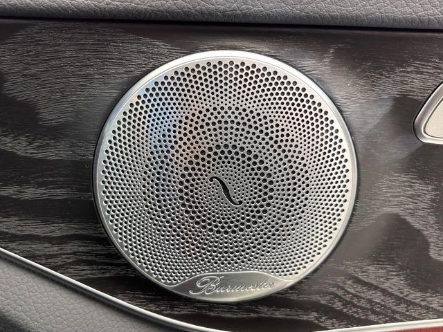 ��Burmester�T���E���h�V�X�e��:�n�C�G���h�I�[�f�B�I��僁�[�J�[����|����Ԑ�p�̃v���~�A���X�s�[�J�[�𑕔��B�����̃X�s�[�J�[����A���̗������܂ŕ����鍂�i���ȉ��y�����y���݂��������܂��B