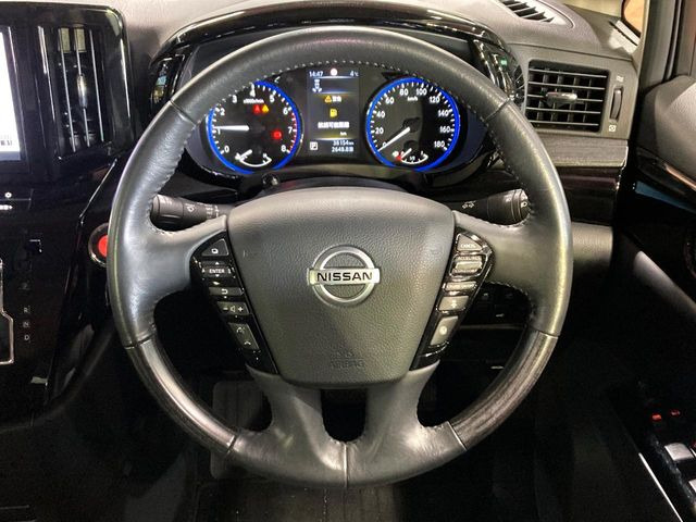 �y�����v�����X�e�A�����O�z�㎿�Ȋv���g�p���邱�ƂŁA��ɂ����������݂ƂĂ��^�]���₷���n���h���ł���