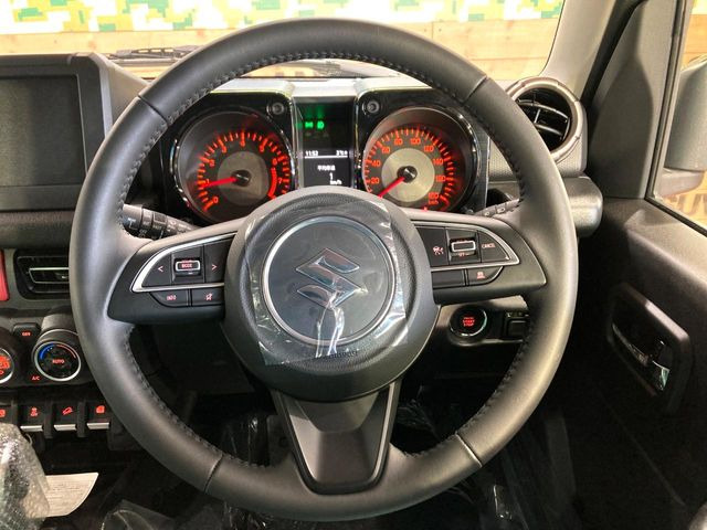 �y�����v�����X�e�A�����O�z�㎿�Ȋv���g�p���邱�ƂŁA��ɂ����������݂ƂĂ��^�]���₷���n���h���ł���