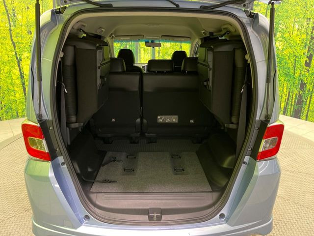 ���i�̂���������ʋ΁A���}���ɏ\���ȉ׎��X�y�[�X���m�ۂ��Ă���܂��B�Z�J���h�V�[�g��|���ƁA�傫�ȉו��̐ύڂ��\�ł���