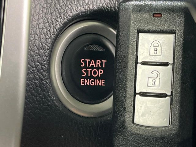 �yHonda�X�}�[�g�L�[�z�J�o����|�P�b�g�ɓ��ꂽ�܂܂ł��h�A�̎{���E�������\�ȃX�}�[�g�L�[�𑕔��B�G���W���̃I���E�I�t�����J�M�����o���K�v����������Ƃ��Ă��֗��ł���