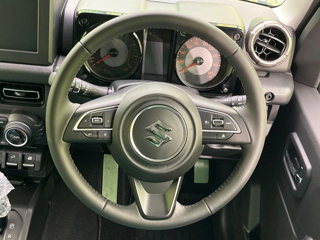 �y�X�e�A�����O�X�C�b�`�z�^�]���A�O������ڐ������炷���ƂȂ��A�I�[�f�B�I���̑��삪�\�ȕ֗��@�\!���S&���K�ȃh���C�u�����o���Ă���܂���