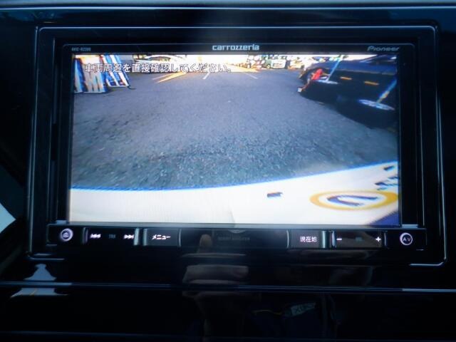 �o�b�N�J�����𑕔����Ă���܂��B���Ԏ��ɑ�ϖ𗧂��܂����^�]�����ȕ��̖����ɂȂ��Ă���܂��B