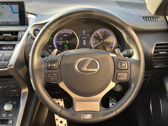 �y�����v�����X�e�A�����O�z�㎿�Ȋv���g�p���邱�ƂŁA��ɂ����������݂ƂĂ��^�]���₷���n���h���ł���