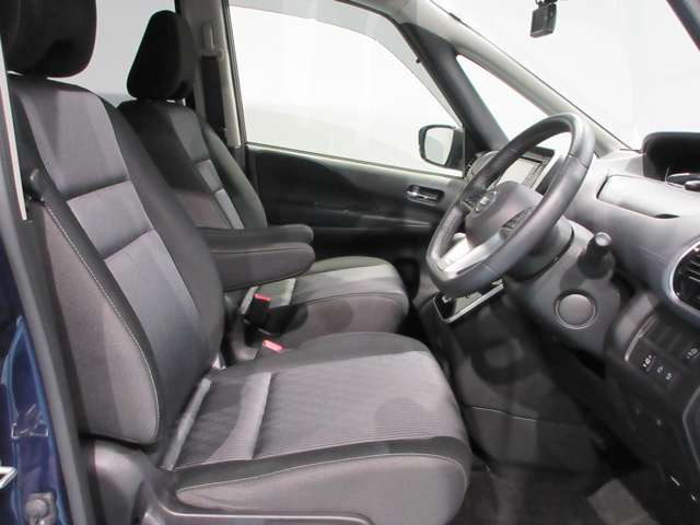 セレナ2.0 ハイウェイスターV 4WD