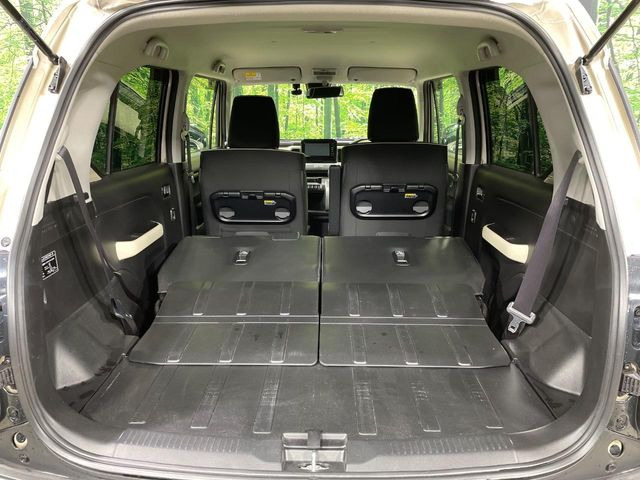 ���i�̂���������ʋ΁A���}���ɏ\���ȉ׎��X�y�[�X���m�ۂ��Ă���܂��B�Z�J���h�V�[�g��|���ƁA�傫�ȉו��̐ύڂ��\�ł���