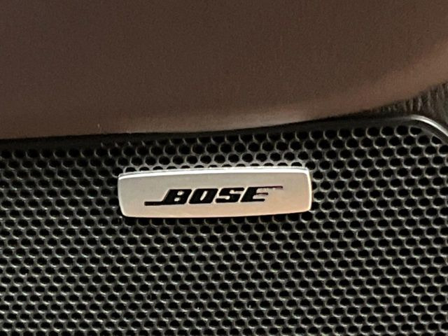 �yBOSE�T�E���h�V�X�e���z���[�J�[�I�v�V�����̍��i�ʃT�E���h�V�X�e���𓋍ځB��p�̃`���[�j���O���{���ꂽ�召�l�X�ȃX�s�[�J�[����ǎ��ȃT�E���h���t�ł��A�Տꊴ���ӂ�鉹����Ԃ����o���܂��B