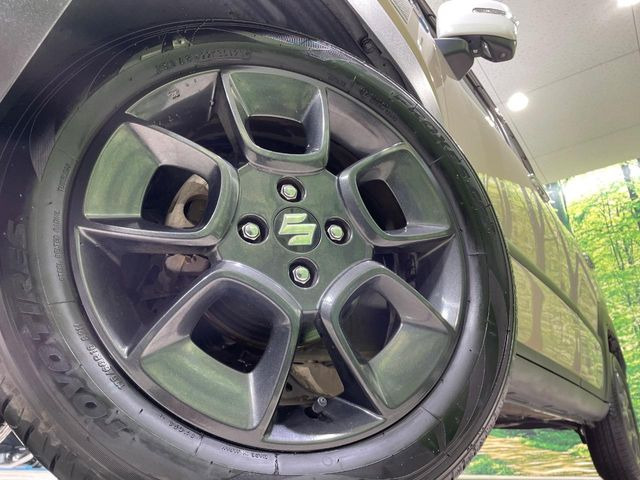 �y�����I�v�V����16�C���`�A���~�z�C�[���z�����I�v�V�����z�C�[���𑕒��B���s���\�̌���ɉ����A�O�ς����X�^�C���b�V���ɂȂ��Ă��܂��B