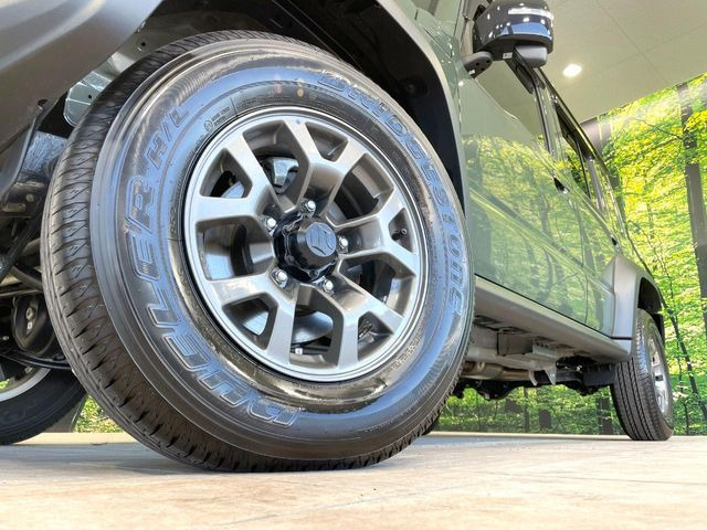 �y����15�C���`�A���~�z�C�[���z�O�ςɃ}�b�`���������A���~�z�C�[���𑕒����Ă���܂��B�e��ЊO�A���~�z�C�[����A�X�^�b�h���X�^�C�����戵�����Ă���܂��B���񂲑��k����������