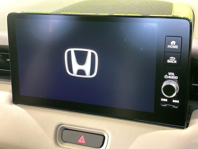 �y���[�J�[9�C���`�i�r�z�l�C�̏����i�r�𑕔����Ă���܂��B�i�r�̎g���₷���͂������A�I�[�f�B�I�@�\���[��!�L�����v�◷�s�͂������A�ʋ΂┃�����ȂǕ��i�̃h���C�u���y�����Ȃ�͂���