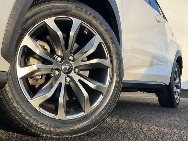 �y�O���[�h��p����18�C���`�A���~�z�C�[���z�f�U�C�����̍��������A���~�z�C�[���𑕒����Ă���܂��B�e��ЊO�A���~�z�C�[����A�X�^�b�h���X�^�C�����戵�����Ă���܂��B���񂲑��k����������