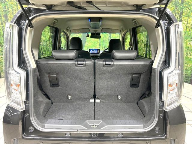 ���i�̂���������ʋ΁A���}���ɏ\���ȉ׎��X�y�[�X���m�ۂ��Ă���܂��B�Z�J���h�V�[�g��|���ƁA�傫�ȉו��̐ύڂ��\�ł���