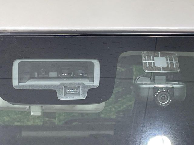 �y�X�Y�L �Z�[�t�e�B�T�|�[�g�z���s���ɑO���̎ԗ�����F�����A�Փ˂������Ȏ��͌x��ƃu���[�L�ŏՓˉ���Ɣ�Q�y�����A�V�X�g�B�����S�Ƀh���C�u�����y���݂��������܂��B