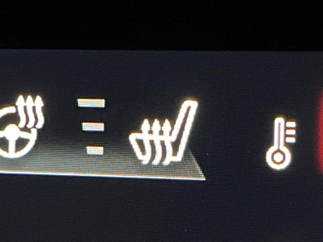 �y�V�[�g�q�[�^�[�z�������ɏd�󂷂�V�[�g�q�[�^�[!�G�A�R����葁�����܂��Ă����̂Ŋ�����̐l�����S�ł��ˁ�G�A�R���̉����͊������邩����A�Ƃ������ɂ����������߂ł��B