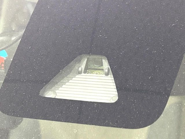 �y�X�}�[�g�A�V�X�g�z���s���ɑO���̎ԗ�����F�����A�Փ˂������Ȏ��͌x��ƃu���[�L�ŏՓˉ���Ɣ�Q�y�����A�V�X�g�B�����S�Ƀh���C�u�����y���݂��������܂��B