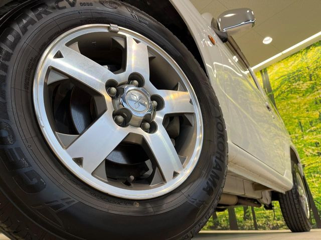 �y����15�C���`�A���~�z�C�[���z�O�ςɃ}�b�`���������A���~�z�C�[���𑕒����Ă���܂��B�e��ЊO�A���~�z�C�[����A�X�^�b�h���X�^�C�����戵�����Ă���܂��B���񂲑��k����������