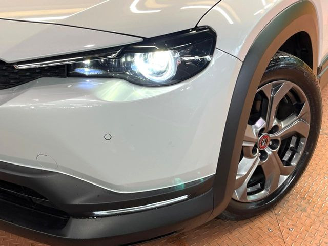 �yLED�w�b�h���C�g�z���V����ԑ��s�����ǍD�Ȏ��E���m�ۂ����S���ĉ^�]�ł��鍂�P�xLED�w�b�h���C�g�𑕔�!�_�����x�������A����d�͂��}�����Ă��܂��B