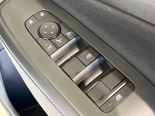 �y�d���i�[�~���[�z�T�C�h�~���[�͓d���i�[���ƂȂ��Ă���A�������ԏ�ł��L�Y�������X�N��}�����܂��B