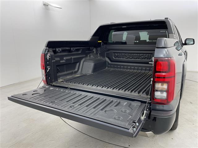 トライトン2.4 GSR ディーゼル 4WD