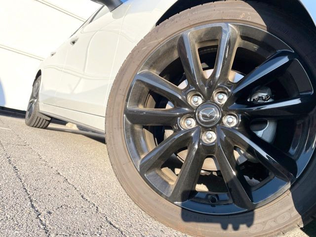 �y�����A���~�z�C�[���z�O�ςɃ}�b�`���������A���~�z�C�[���𑕒����Ă���܂��B�e��ЊO�A���~�z�C�[����A�X�^�b�h���X�^�C�����戵�����Ă���܂��B���񂲑��k����������