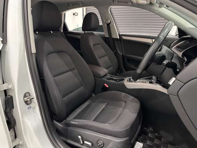 A42.0 TFSI クワトロ 4WD