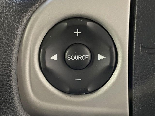 �y�X�e�A�����O�X�C�b�`�z�^�]���A�O������ڐ������炷���ƂȂ��A�I�[�f�B�I���̑��삪�\�ȕ֗��@�\!���S&���K�ȃh���C�u�����o���Ă���܂���