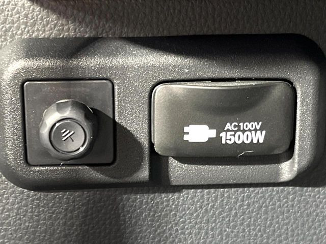 �y�A�N�Z�T���[�R���Z���g�z�L�����v��X�|�[�c�A�A�E�g�h�A�ł̃A�N�e�B�r�e�B�͂������A�ЊQ�E��d�̍ۂɏ����ɂ��Ȃ�AC100V�R���Z���g�𑕔���P�[�^�C��^�u���b�g�A�Q�[���@��̏[�d�ɂ���