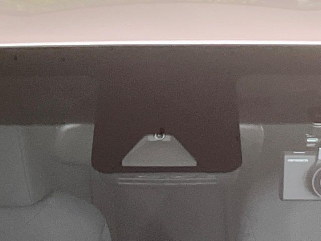 �y�g���^�Z�[�t�e�B�Z���X�z���s���ɑO���̎ԗ�����F�����A�Փ˂������Ȏ��͌x��ƃu���[�L�ŏՓˉ���Ɣ�Q�y�����A�V�X�g�B�����S�Ƀh���C�u�����y���݂��������܂��B