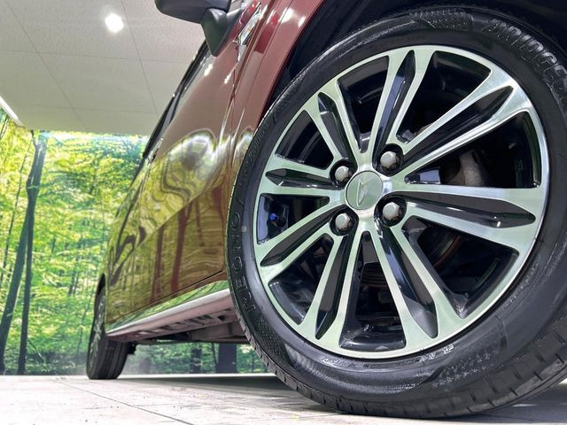 �y����15�C���`�A���~�z�C�[���z�O�ςɃ}�b�`���������A���~�z�C�[���𑕒����Ă���܂��B�e��ЊO�A���~�z�C�[����A�X�^�b�h���X�^�C�����戵�����Ă���܂��B���񂲑��k����������