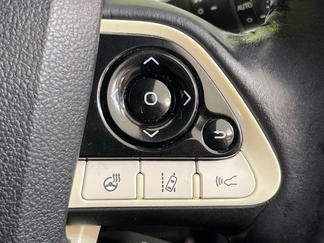 【トヨタセーフティセンス】走行中に前方の車両等を認識し、衝突しそうな時は警報とブレーキで衝突回避と被害軽減をアシスト。より安全にドライブをお楽しみいただけます。