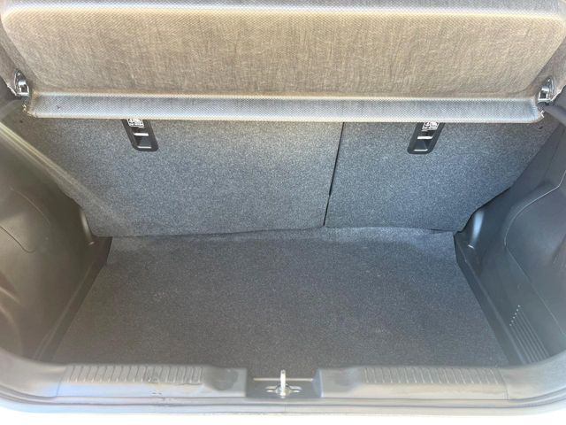 ���i�̂���������ʋ΁A���}���ɏ\���ȉ׎��X�y�[�X���m�ۂ��Ă���܂��B