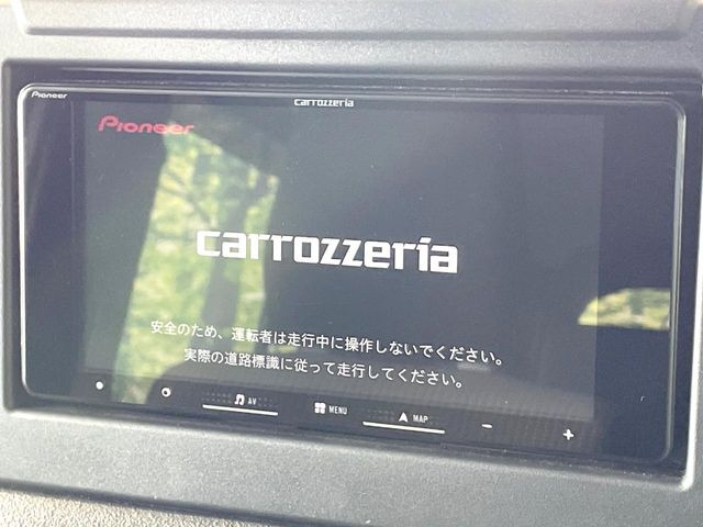 �y�����i�r�z�l�C�̏����i�r�𑕔����Ă���܂��B�i�r�̎g���₷���͂������A�I�[�f�B�I�@�\���[��!�L�����v�◷�s�͂������A�ʋ΂┃�����ȂǕ��i�̃h���C�u���y�����Ȃ�͂���