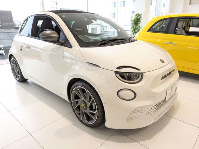 アバルト500eカブリオレツーリズモ