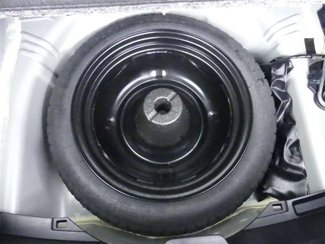 ヴィッツ1.5 ハイブリッド F セーフティ エディションIII