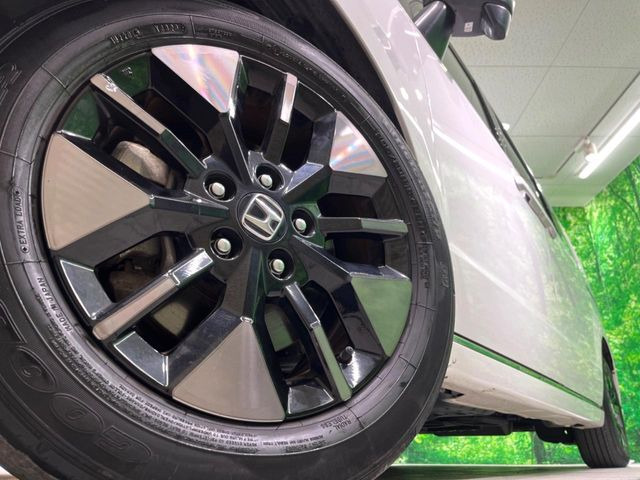 �y����16�C���`�A���~�z�C�[���z�O�ςɃ}�b�`���������A���~�z�C�[���𑕒����Ă���܂��B�e��ЊO�A���~�z�C�[����A�X�^�b�h���X�^�C�����戵�����Ă���܂��B���񂲑��k����������