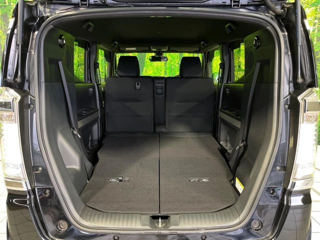 ���i�̂���������ʋ΁A���}���ɏ\���ȉ׎��X�y�[�X���m�ۂ��Ă���܂��B�Z�J���h�V�[�g��|���ƁA�傫�ȉו��̐ύڂ��\�ł���