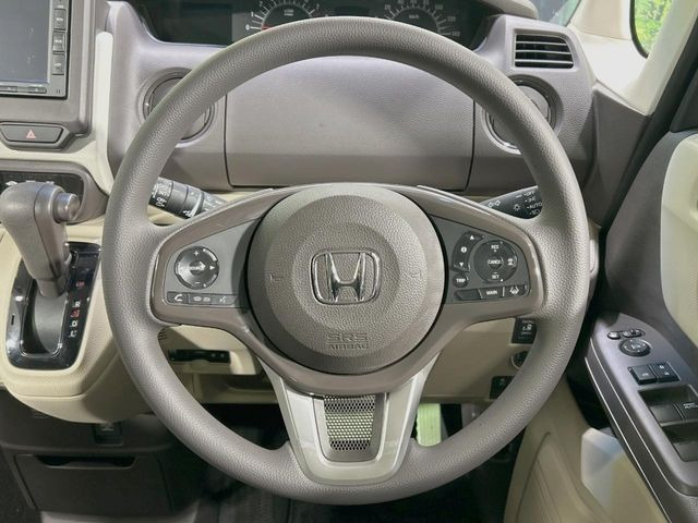 �y�X�e�A�����O�X�C�b�`�z�^�]���A�O������ڐ������炷���ƂȂ��A�I�[�f�B�I���̑��삪�\�ȕ֗��@�\!���S&���K�ȃh���C�u�����o���Ă���܂���