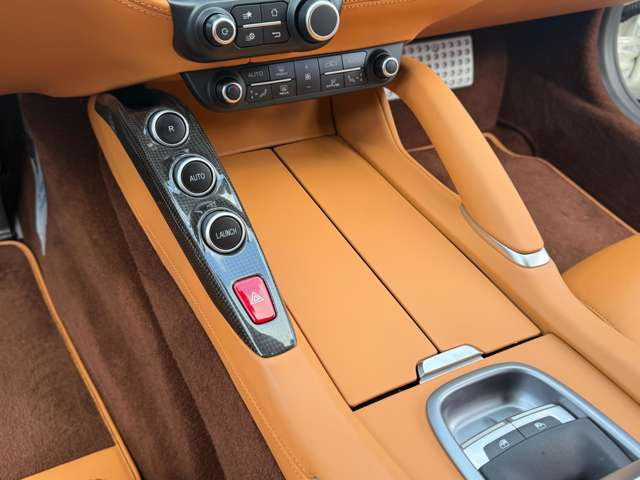 �y�I�v�V�����z�J�[�{���t�@�C�o�[�E�Z���^�[�u���b�W�B