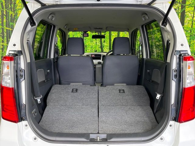 ���i�̂���������ʋ΁A���}���ɏ\���ȉ׎��X�y�[�X���m�ۂ��Ă���܂��B�Z�J���h�V�[�g��|���ƁA�傫�ȉו��̐ύڂ��\�ł���