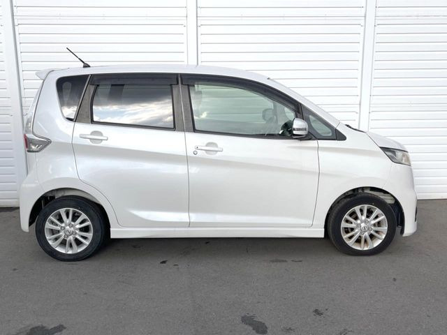 �������x�̃K���X�疌�ŝ����͂������A�㎿�ȃc���E����������B���O����_���J�����؂Ȉ��Ԃ�ی삵�A�F�����E�򉻂�h�~�B�u�e�X�v���b�V���R�[�g�v�A�u�e�v���~�b�T�R�[�g�v���炨�I�т��������܂��B