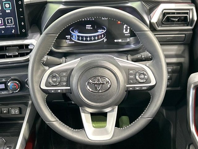 �y�����v�����X�e�A�����O�z�㎿�Ȋv���g�p���邱�ƂŁA��ɂ����������݂ƂĂ��^�]���₷���n���h���ł���