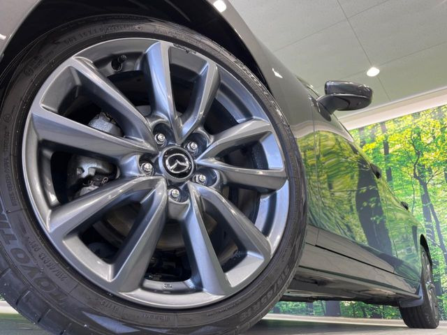 �y����18�C���`�A���~�z�C�[���z�O�ςɃ}�b�`���������A���~�z�C�[���𑕒����Ă���܂��B�e��ЊO�A���~�z�C�[����A�X�^�b�h���X�^�C�����戵�����Ă���܂��B���񂲑��k����������