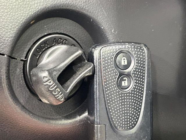 �y�L�[�t���[�V�X�e���z�J�o����|�P�b�g�ɓ��ꂽ�܂܂ł��h�A�̎{���E�������\�ȃX�}�[�g�L�[�𑕔��B�G���W���̃I���E�I�t�����J�M�����o���K�v����������Ƃ��Ă��֗��ł���