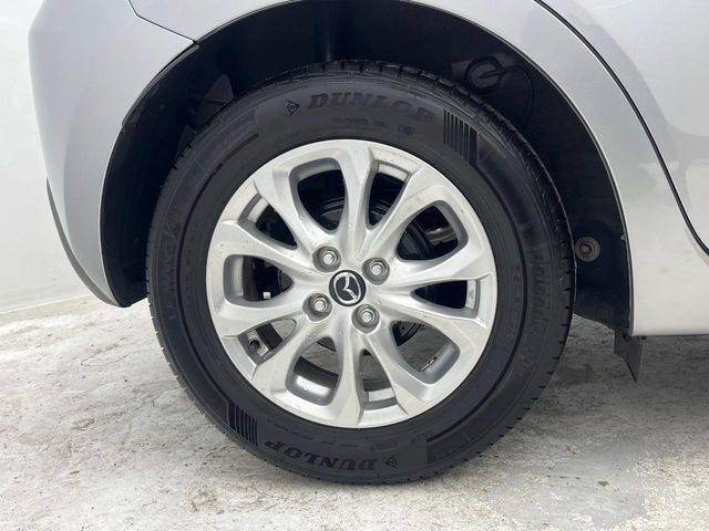 �y����15�C���`�A���~�z�C�[���z�O�ςɃ}�b�`���������A���~�z�C�[���𑕒����Ă���܂��B�e��ЊO�A���~�z�C�[����A�X�^�b�h���X�^�C�����戵�����Ă���܂��B���񂲑��k����������