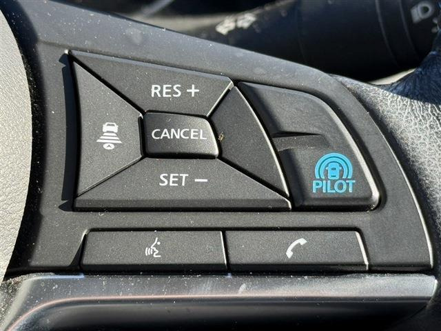 大好評のボディコーティング「ハイモースコート」もご納車までに施工可能。雨染みや線傷など中古車だからと諦めていませんか?ピカピカの状態でお乗り出しいただけます。