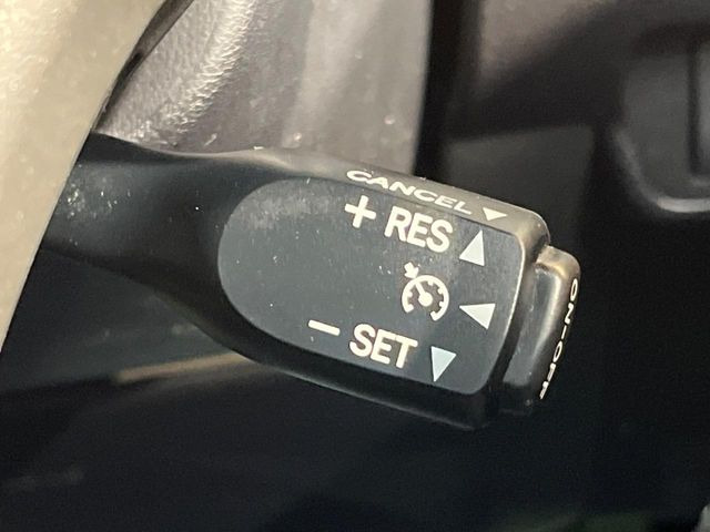 �y�N���[�Y�R���g���[���z�������H�����N���N���s�B�A�N�Z���𗣂��Ă���葬�x�ő��s���ł��A�������^�]���̕��S���y��!�����E�������ȒP�ȃX�C�b�`����Œ����ł��܂��B